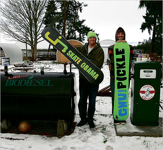 green-snowboarders1