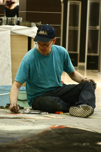 Джулиан Бийвър в България