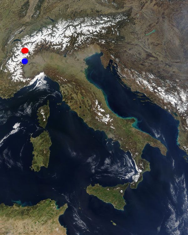 Карта на Алпите: червено - Chamonix; синьо - Serre Chevalierre