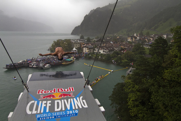 Athlete: Jose Eber Pava Ordonez / Event: Red Bull Cliff Diving World Series 2010 Sisikon / Photocredit: Romina Amato