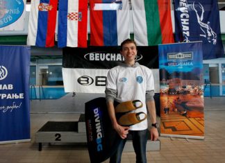 Любомир Стефанов. Seaonmad Freediving Team на Naissub Freediving Cup 2011 в Ниш, Сърбия. Фотография Tихомир Рачев за списание Diving BG