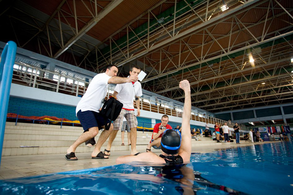 Бяла карата за Любо. Seanomad Freediving Team на Naissub Freediving Cup 2011 в Ниш, Сърбия. Фотография Тихомир Рачев