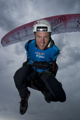 Athlete: Christian Maurer; Event: Red Bull X-Alps; Discipline: Paragliding; Photocredit: (c)Vitek Ludvik/Red Bull Photofiles; Location: Gaisberg, Salzburg, Austria