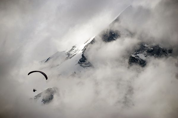 Athlete: Lloyd Pennicuik; Event: Red Bull X-Alps; Discipline: Paragliding; Photocredit: (c)Jon Nash/Red Bull Photofiles; Location: Grossglockner, Austria;