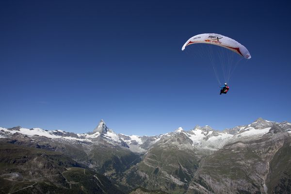 Athlete: Event Participant; Event: Red Bull X-Alps; Discipline: Paragliding; Photocredit: (c)Olivier Laugero/Red Bull Photofiles; Location: Mattertal, Switzerland
