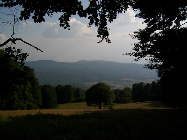 Средна Гора - гледка от вр. Богдан / източник: Wikipedia Commons