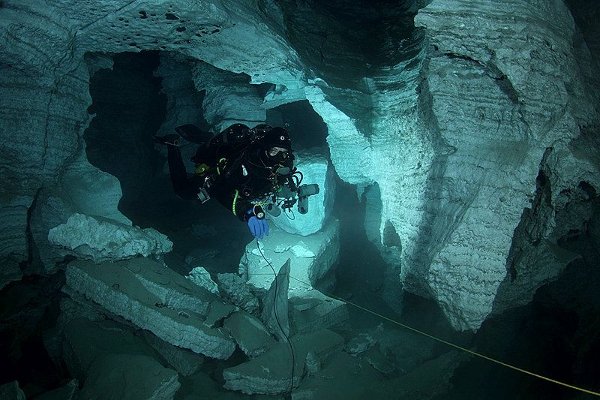 Водна пещера