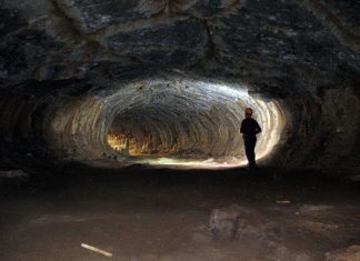 Hang Doi (пещера на прилепите)