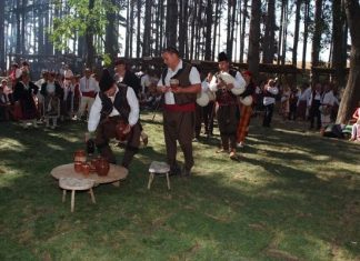 Фестивал на народната носия в Жеравна