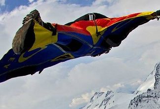 Полет с уингсют от Еверест на 11-ти май