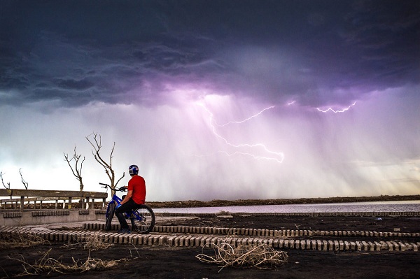 danny-macaskill-epecuen-lightning