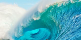 Теахупо - едни от най-опасните вълни в света