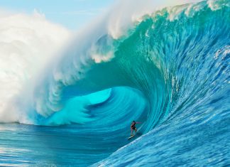 Теахупо - едни от най-опасните вълни в света