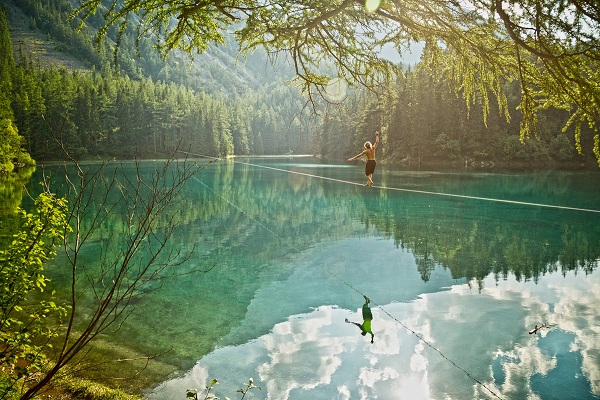 the-glassy-lake-indicates-perfectly-still-air