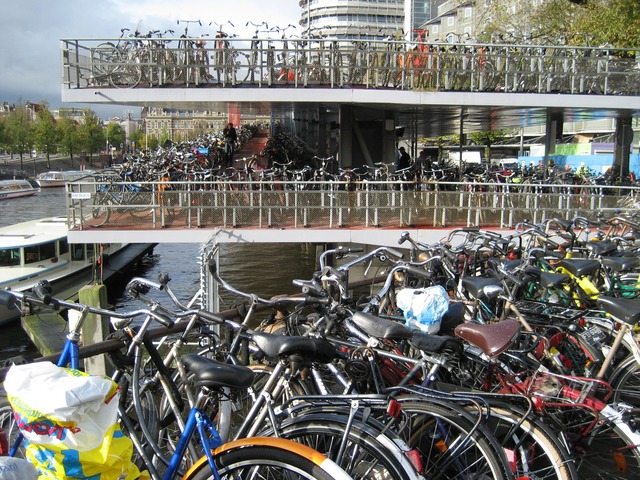 паркинг за колела Амстердам