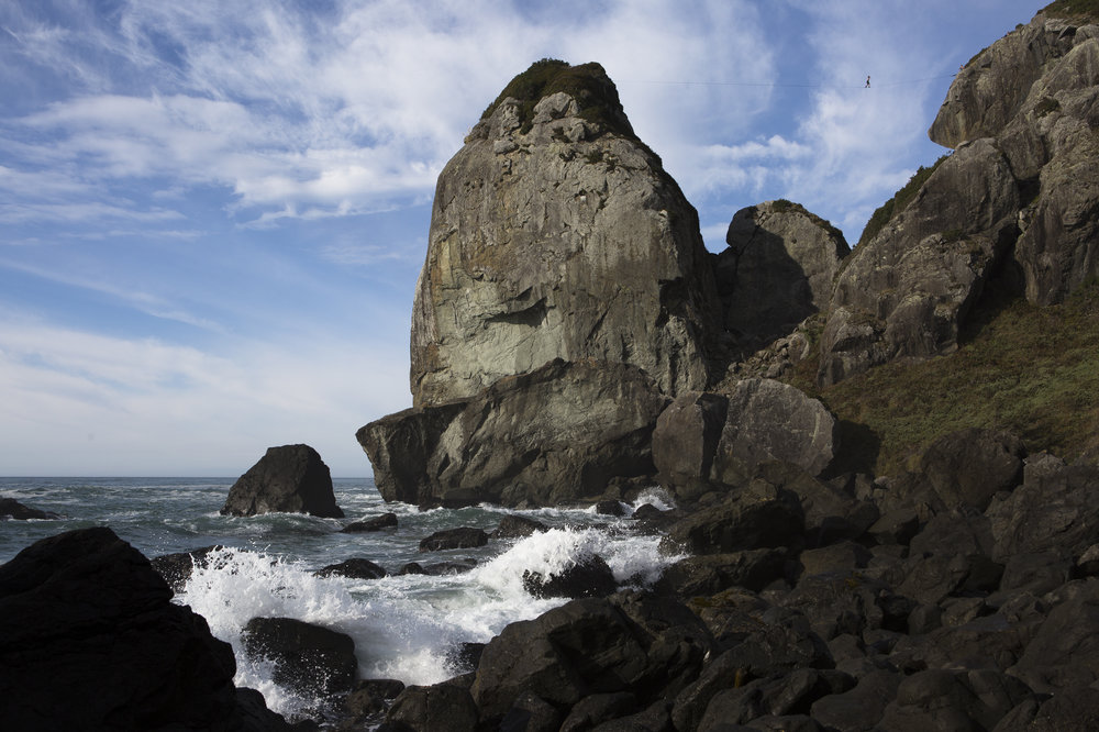 highline-over-cliffs