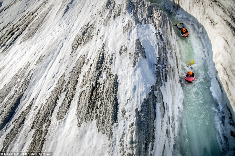 Бодиборд по най-големия ледник в Европа