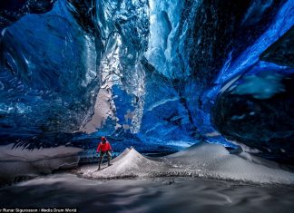 Ледени пещери в Исландия