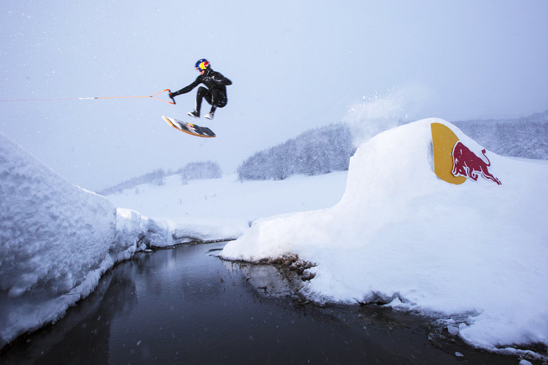 Да разцепиш снега… с уейкскейт - Браян Гръб 