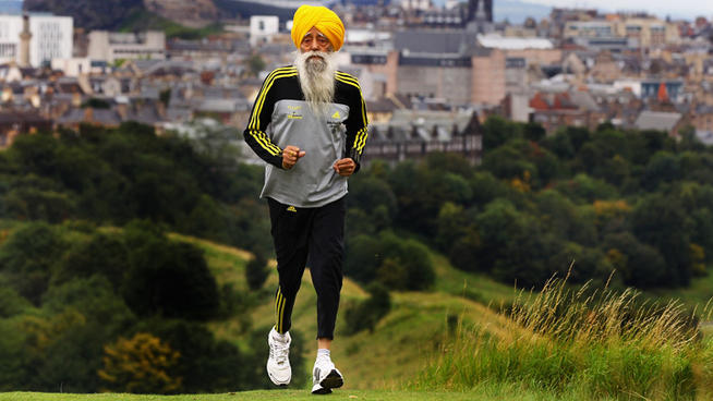 Индиецът Фауджа Синх, най-възрастният човек, участвал в маратон