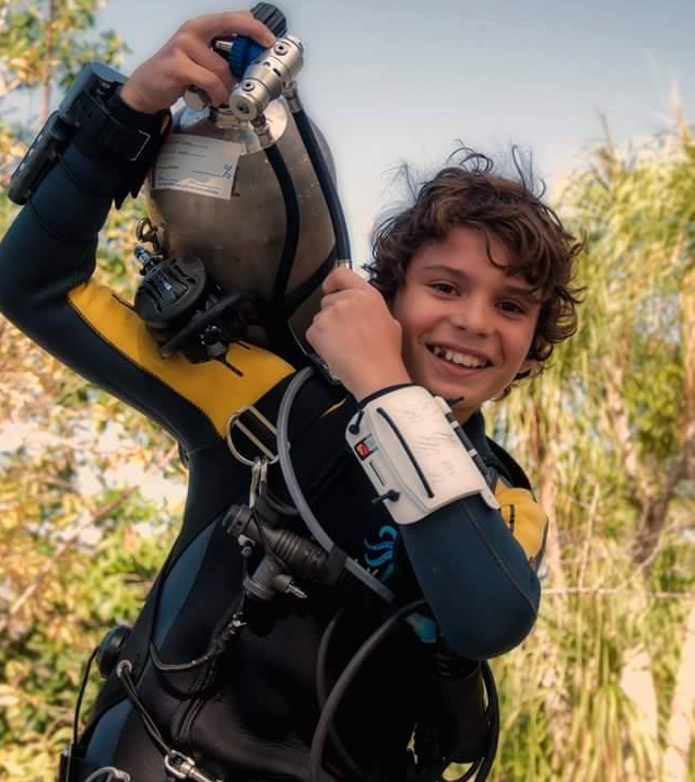 Ники Златков на 11 г. е първото дете в света, което се гмурка в пещерите на Мексико на тази възраст на ниво Full Cave