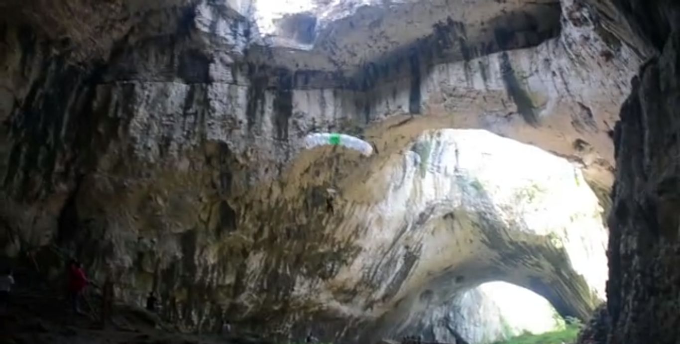 Бейсджъмпинг в България