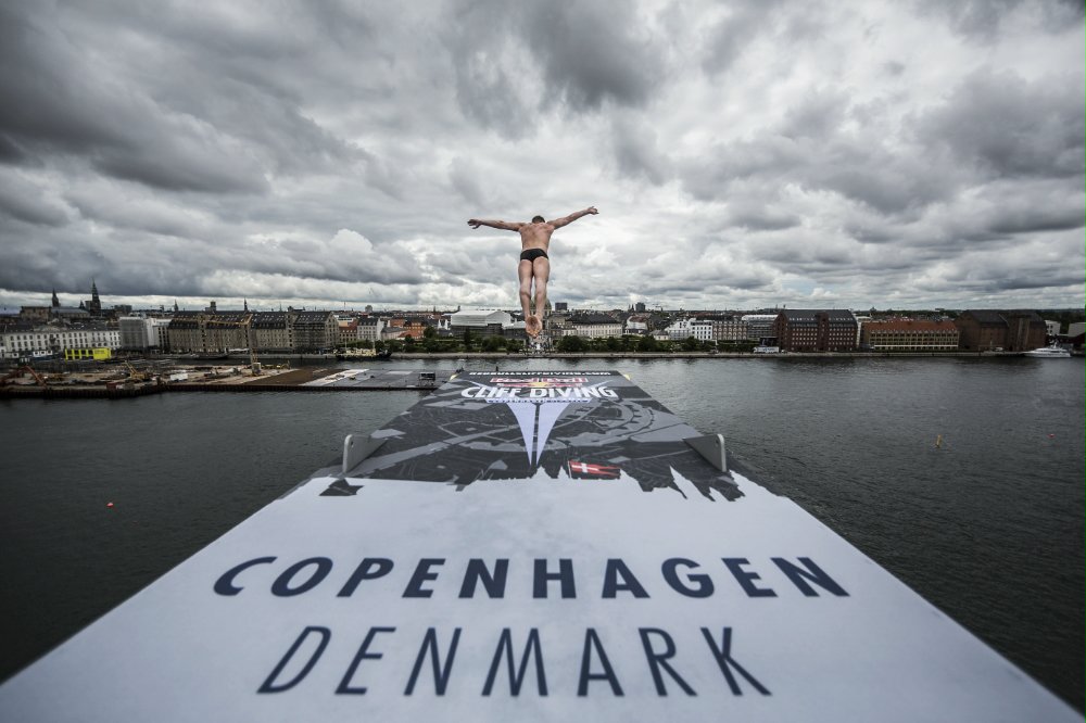 Снимка: Red Bull Cliff Diving