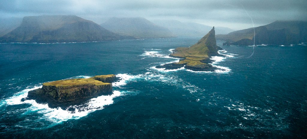 „Фиордът“: Крис Буркард на Фарьорските острови