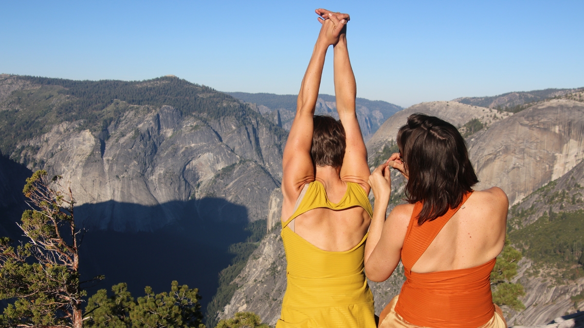 hiking-out-bandaloop