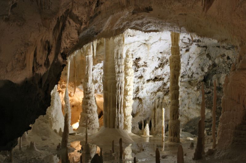 Google Street View влезе в две италиански пещери - Гроте ди Фрасаси