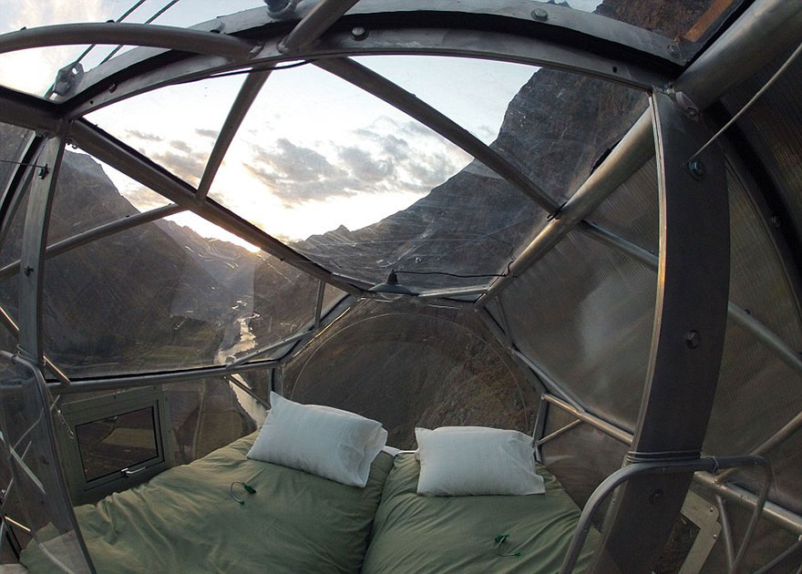 cliff-hanging sleep pod