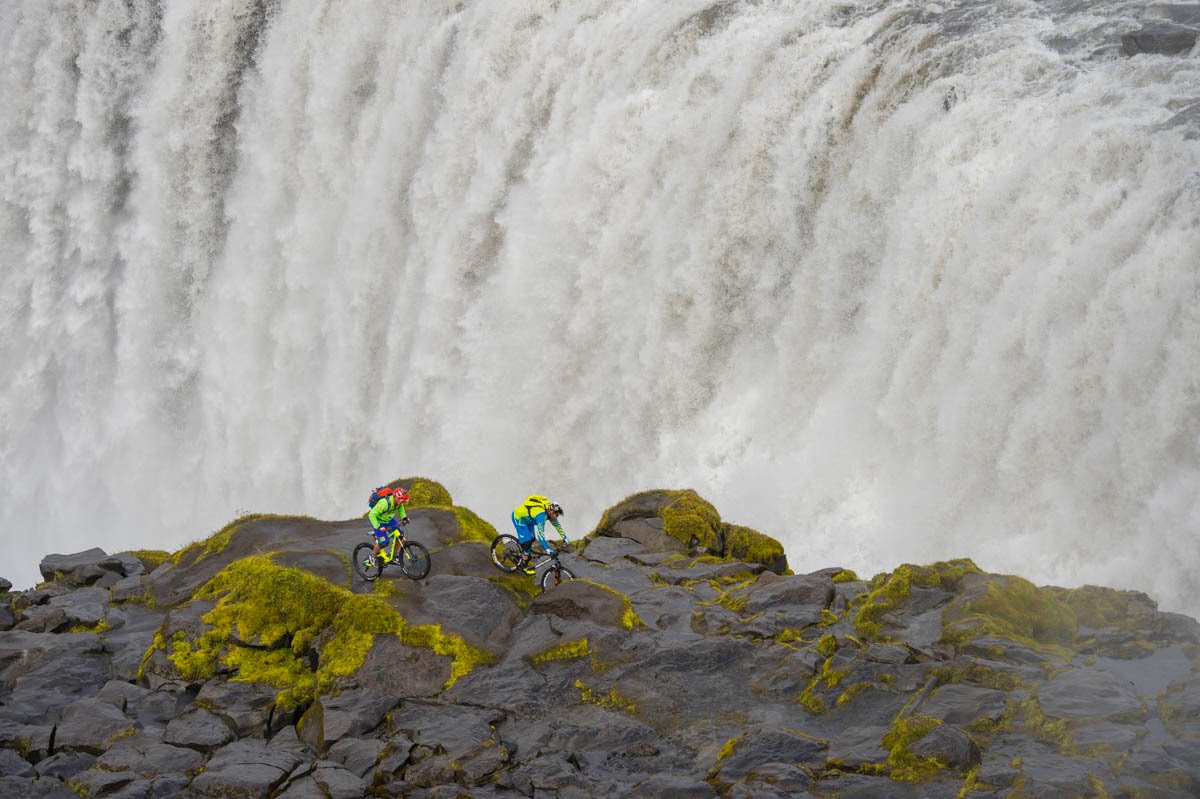Iceland Traverse : Hans Rey & Steve Peat