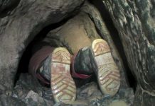 Тясна пещера