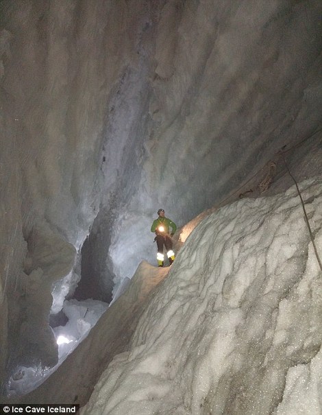 Най-голямата изкуствена ледена пещера