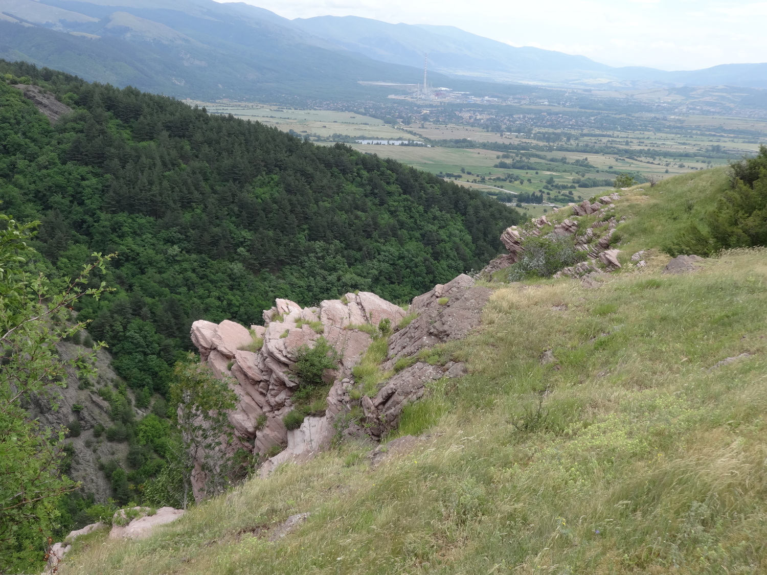 Червени камък, Челопеч