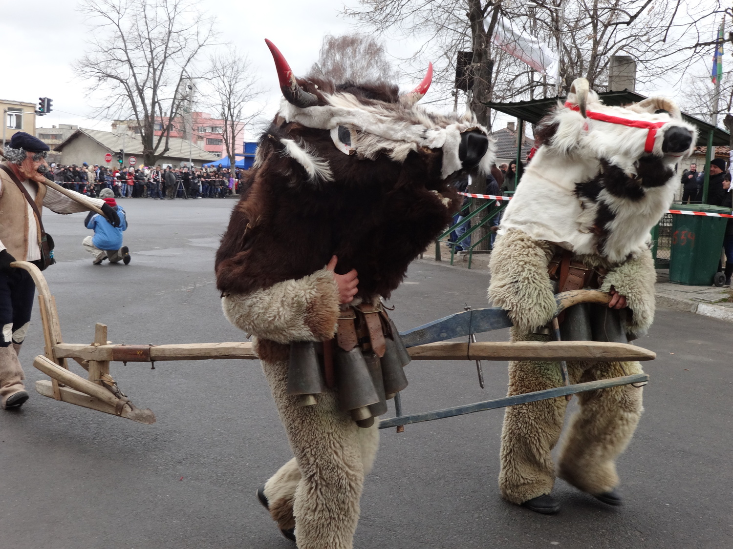 Кукерски карнавал в Челопеч
