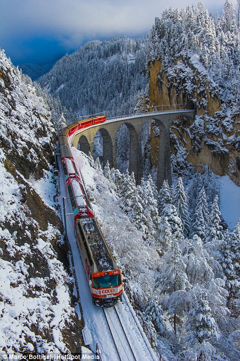 Алпите от най-високата жп линия в Европа. Снимки: Marco Bottigelli,Francesco Vaninetti/HotSpot Media