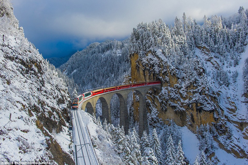 Алпите от най-високата жп линия в Европа. Снимки: Marco Bottigelli,Francesco Vaninetti/HotSpot Media