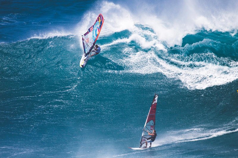 Роби Неш и Джейсън Полаков на Jaws, 2011 г. Фотография: Tracy Kraft/Red Bull Content Pool