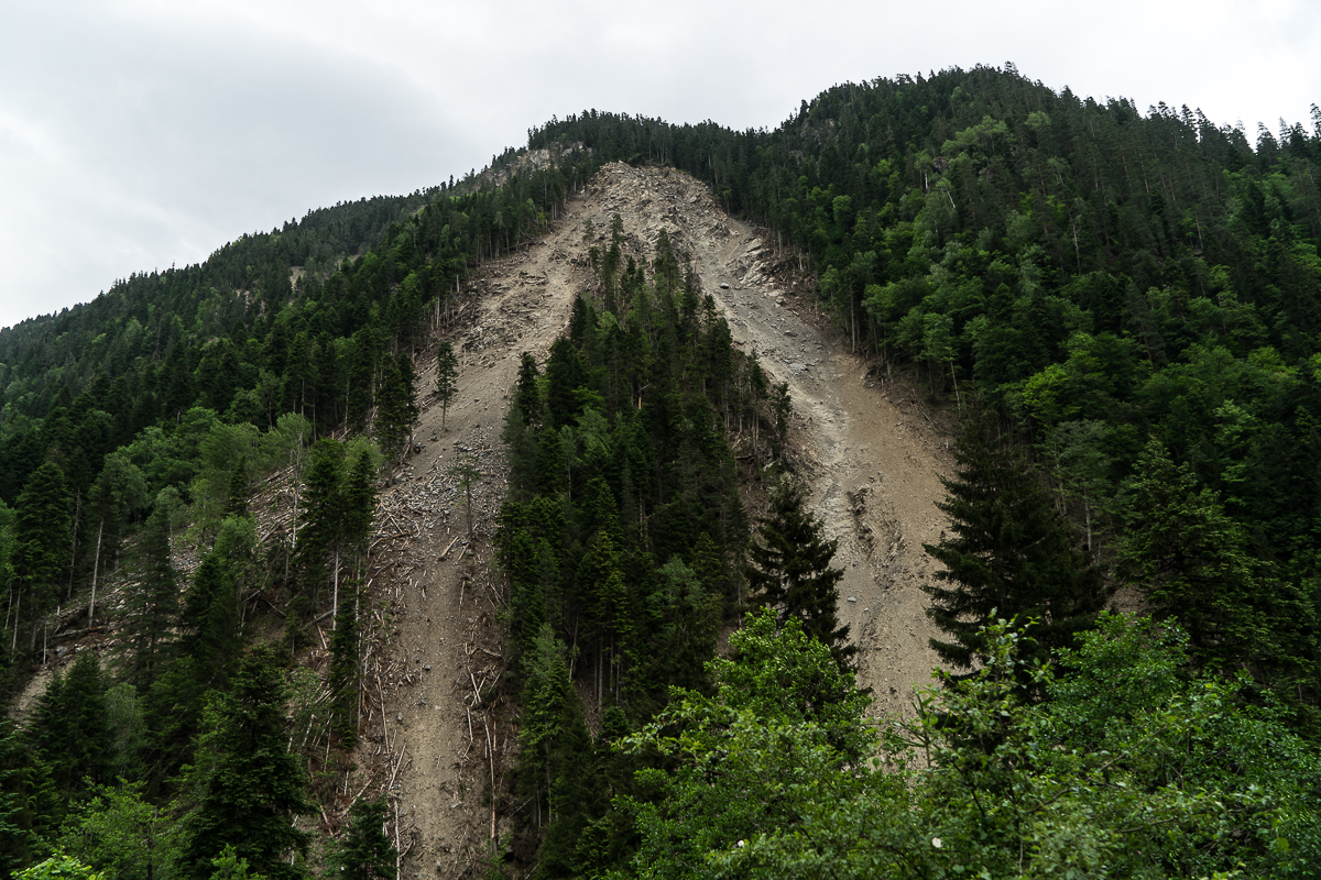 Грузия, Кална лавина, Накра