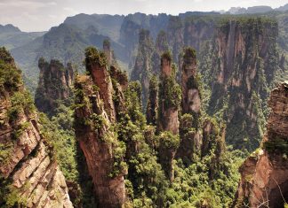 Zhangjiajie climbing China