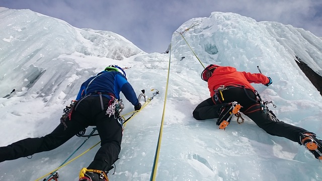 ice-climbers-1247610_640