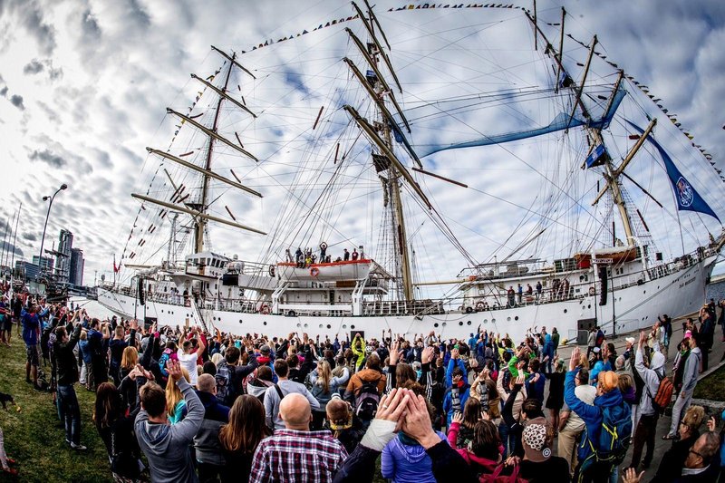 red bull slackship 