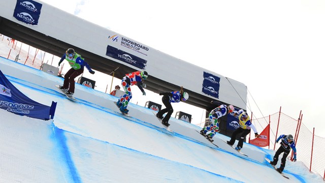 Александра Жекова сноуборд крос старт