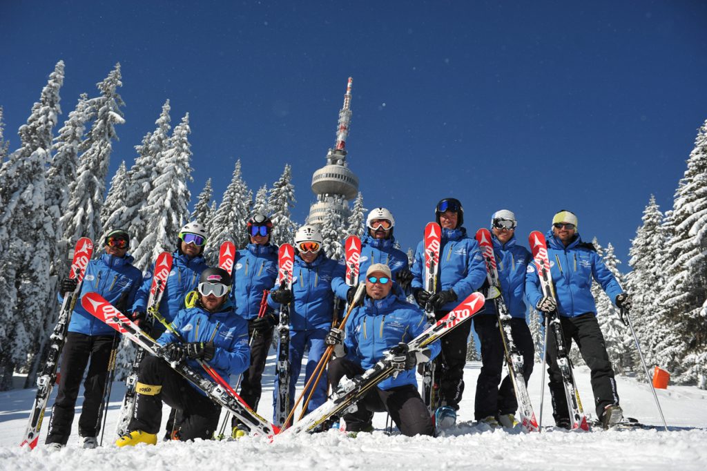 Демонстрационен Национален отбор на българските професионални ски инструктори