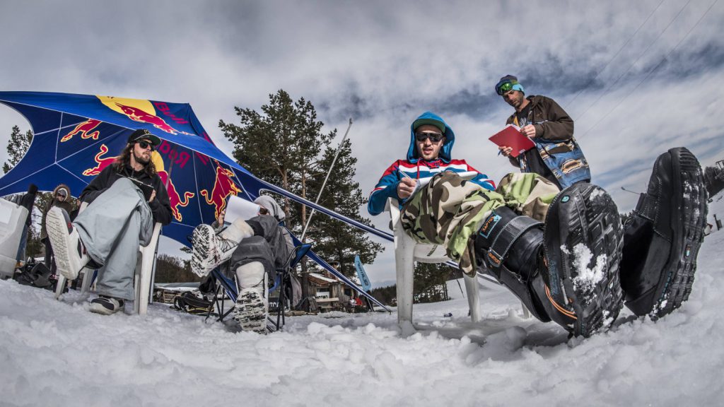 Red Bull FRAGMENTS Съдии