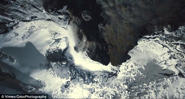Исландия, заснета от каяк и сърф