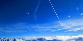 Полет от връх Вихрен, пилот: Иво Марков автор: Ира Кюрпанова