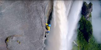 Катерене по най-високия водопад в света