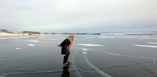С кънки по езерото Байкал